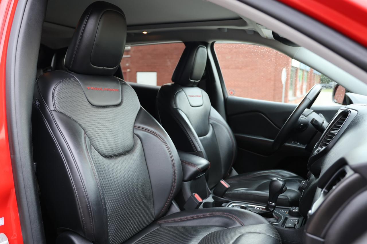 2019 Jeep Cherokee TRAILHAWK-ELITE-4WD-R STARTER/ADAPT CRUISE/NAV/BCA Photo