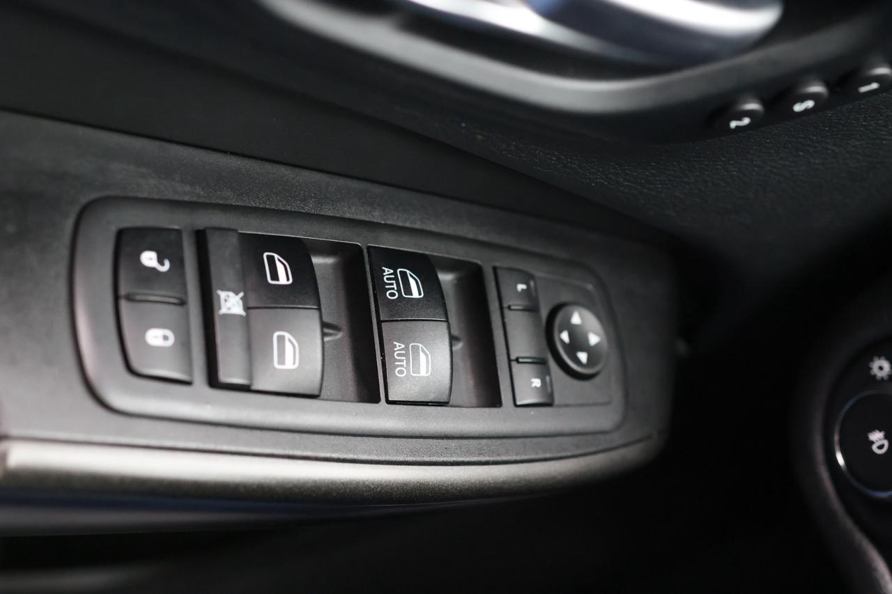 2019 Jeep Cherokee TRAILHAWK-ELITE-4WD-R STARTER/ADAPT CRUISE/NAV/BCA Photo