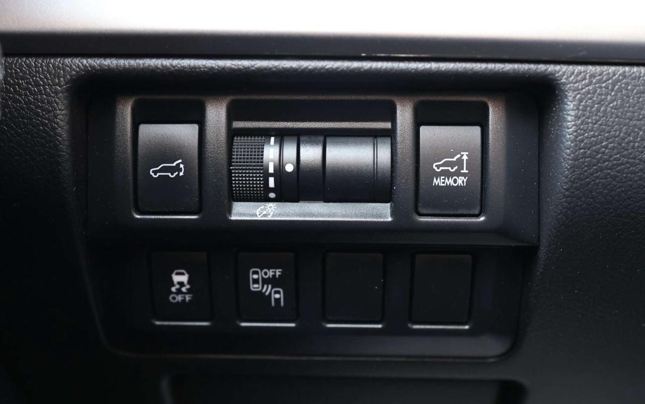 2016 Subaru Outback 3.6R-LIMITED-AWD/NAV/LEATHER/B CAM/SUNROOF/H SEATS/BLIS/HK SOUND/P SEAT WITH LUMBAR Photo