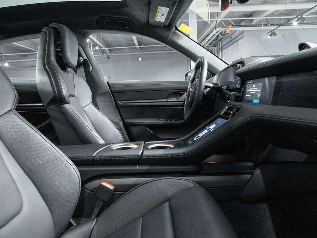 2025 Porsche Taycan Turbo S AWD Photo
