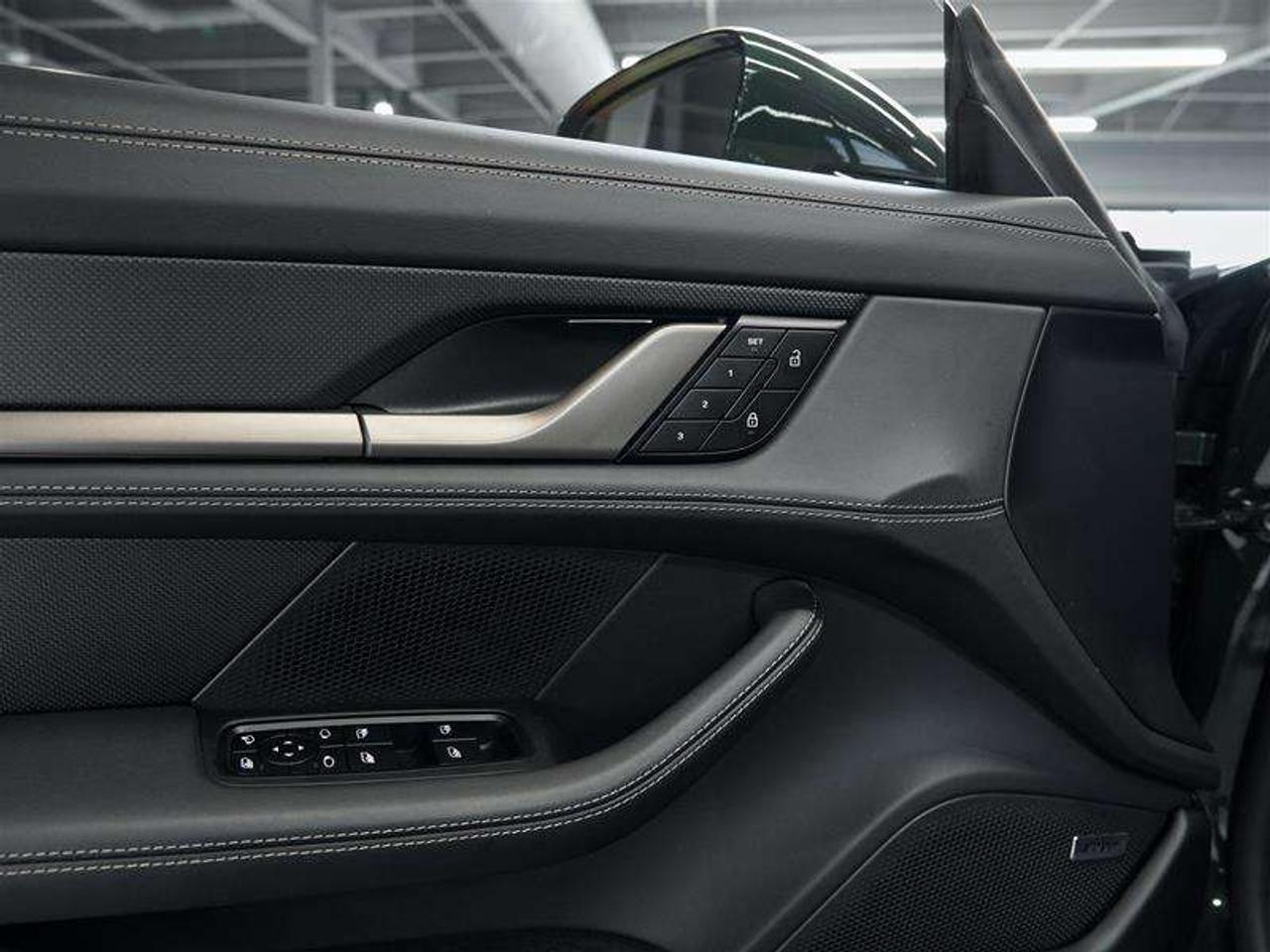 2025 Porsche Taycan Turbo S AWD Photo