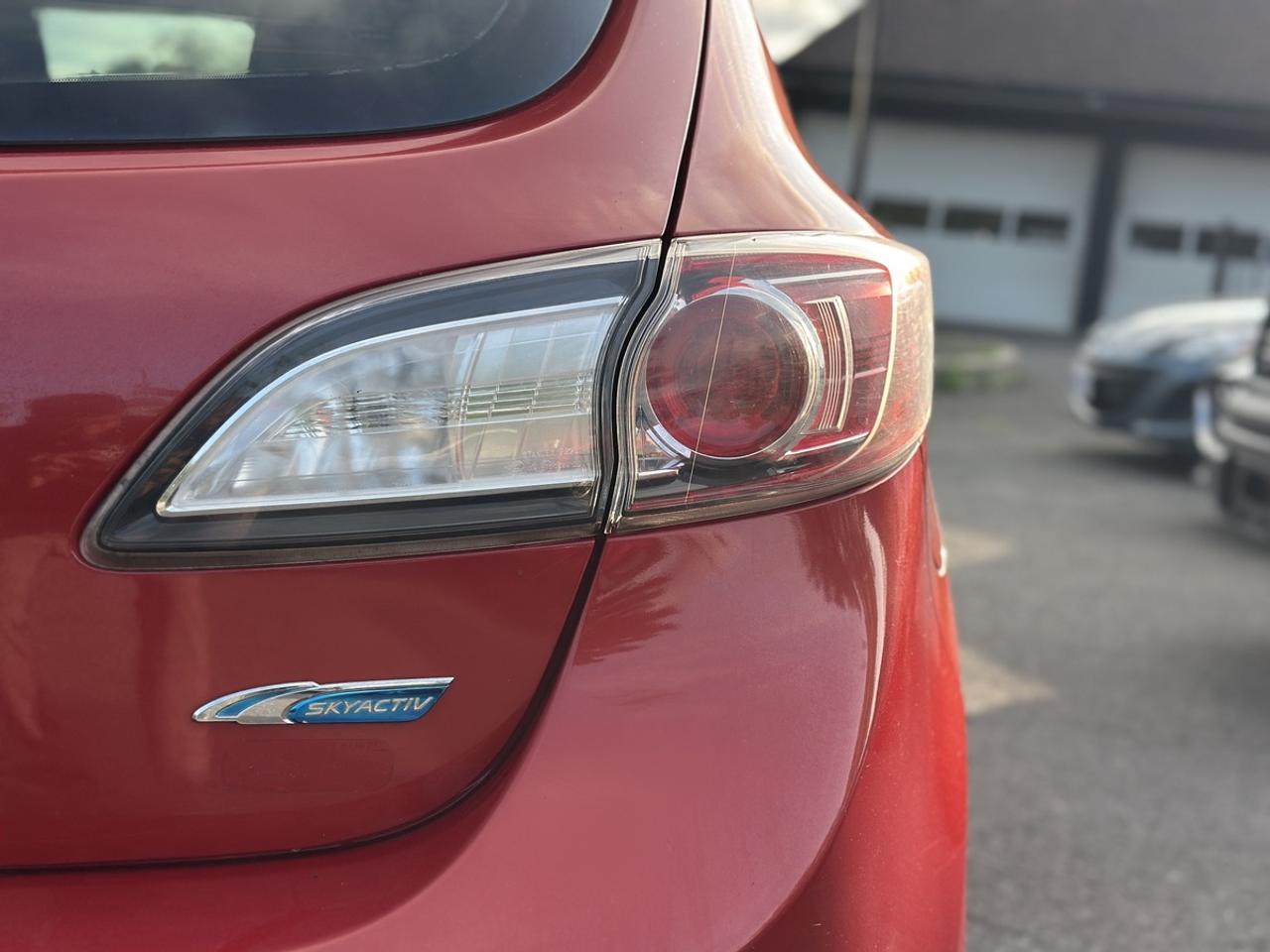 2013 Mazda MAZDA3 i Touring Photo
