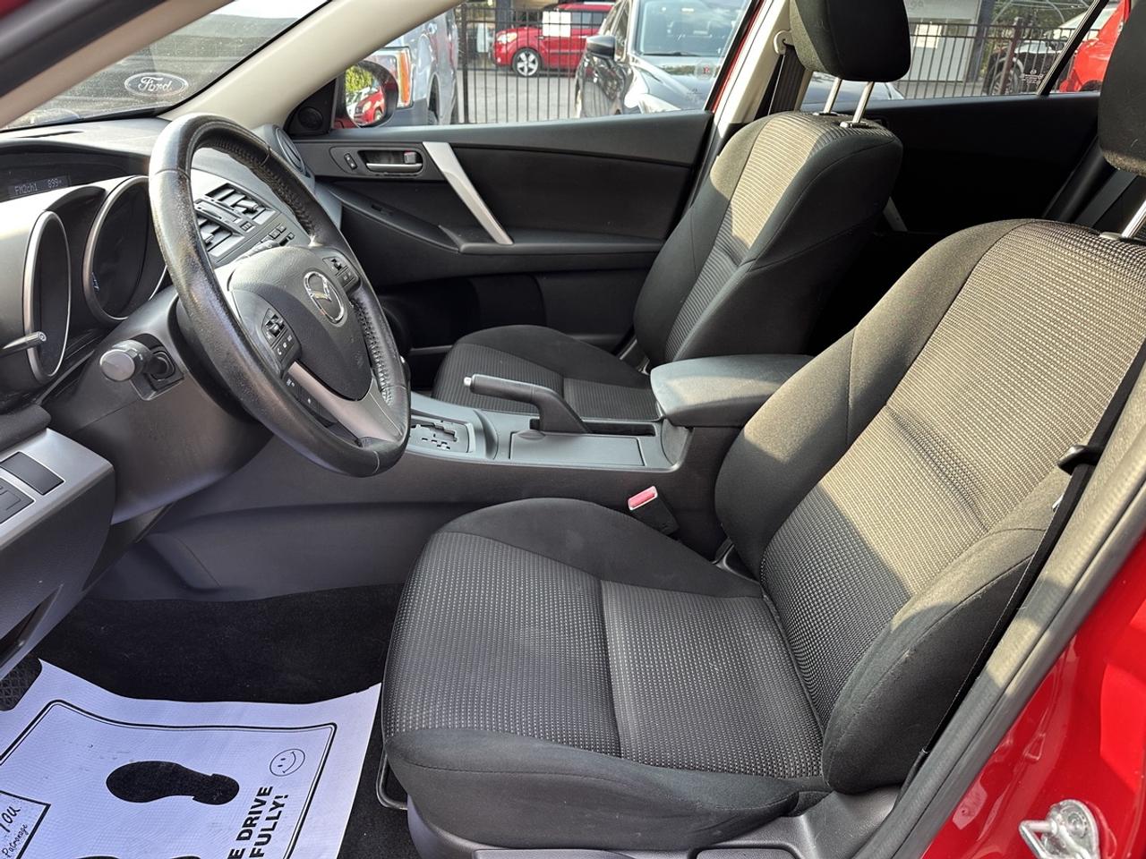 2013 Mazda MAZDA3 i Touring Photo