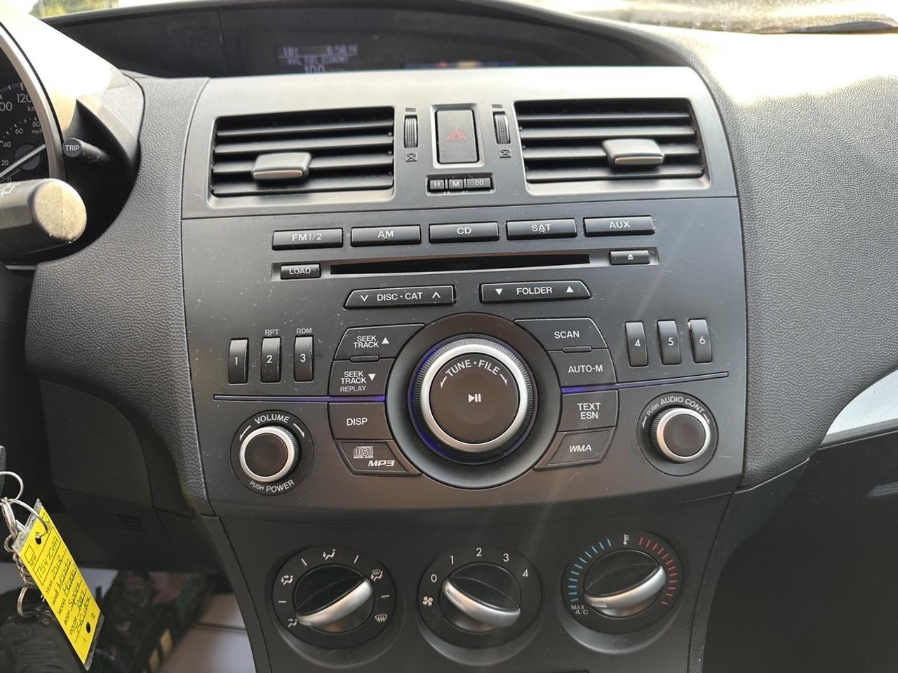 2013 Mazda MAZDA3 i Touring Photo