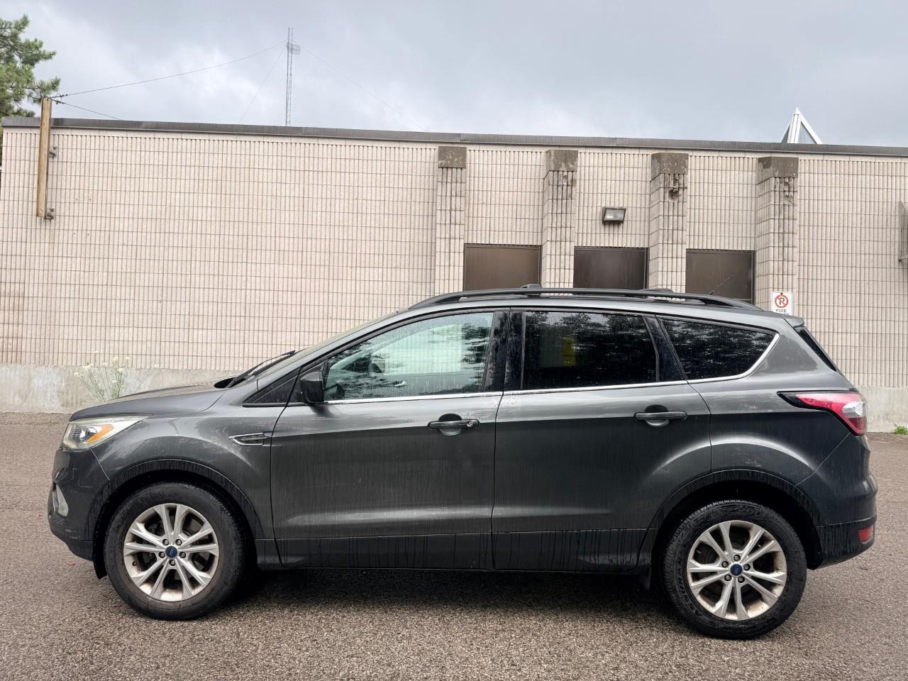2017 Ford Escape SE 4dr 4x4 Photo