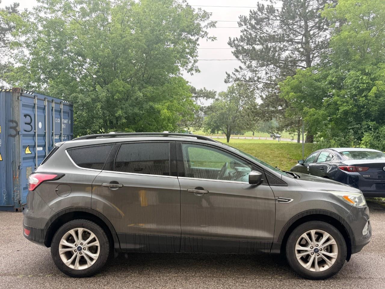 2017 Ford Escape SE 4dr 4x4 Photo
