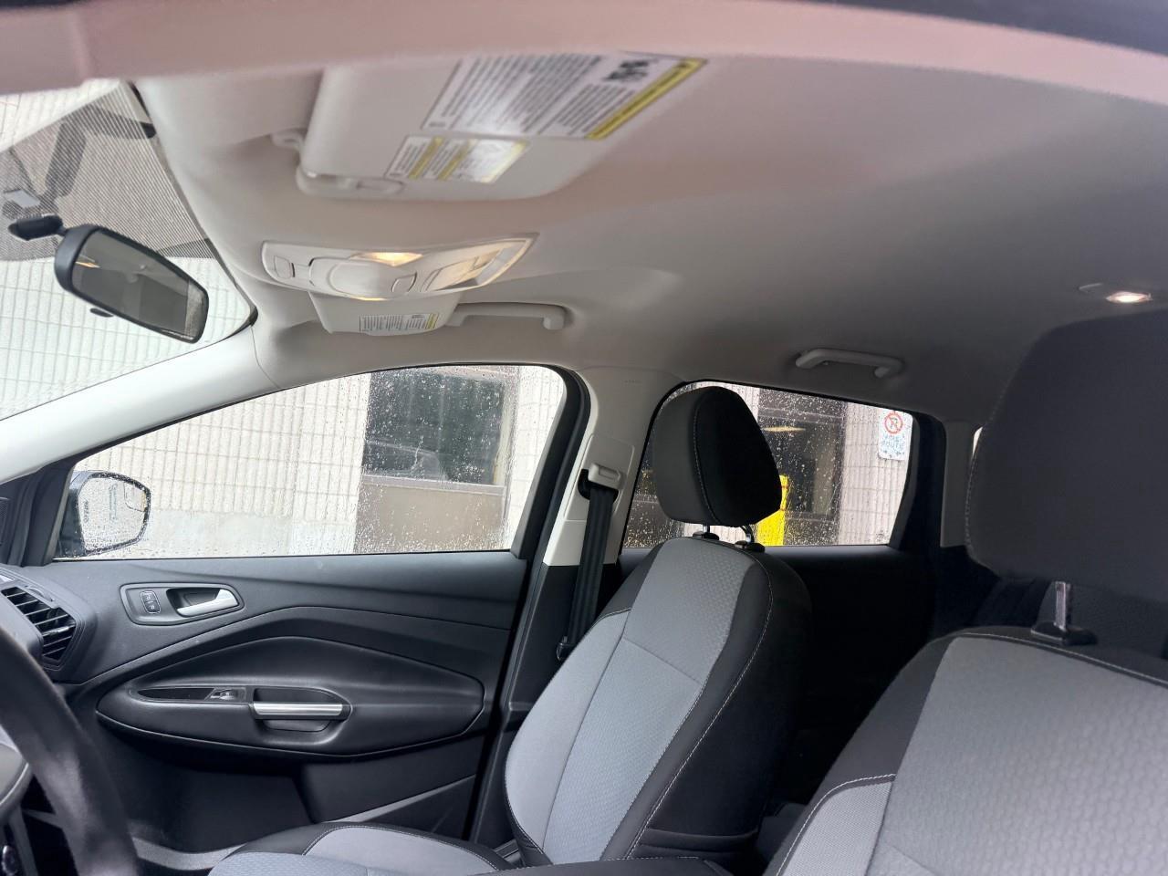 2017 Ford Escape SE 4dr 4x4 Photo