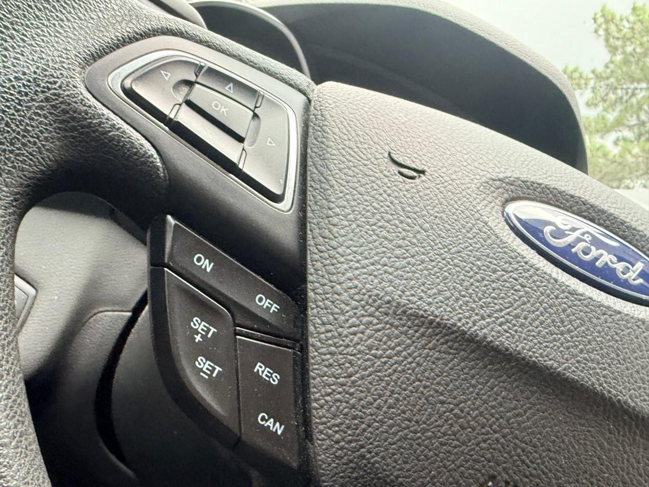 2017 Ford Escape SE 4dr 4x4 Photo