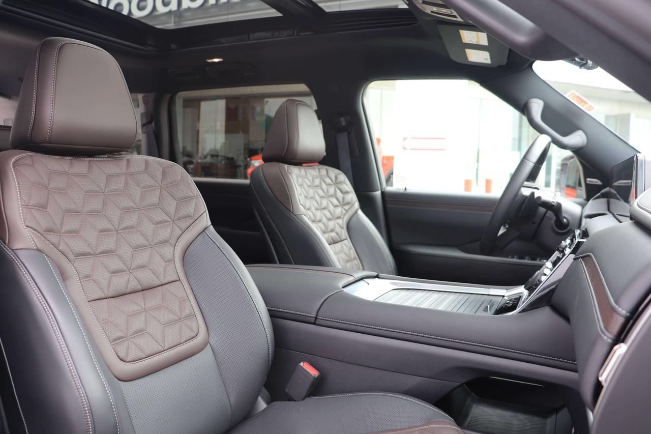2026 Nissan Armada Platinum 1Owner No Accident Loaded 360Cam Klipsch Photo