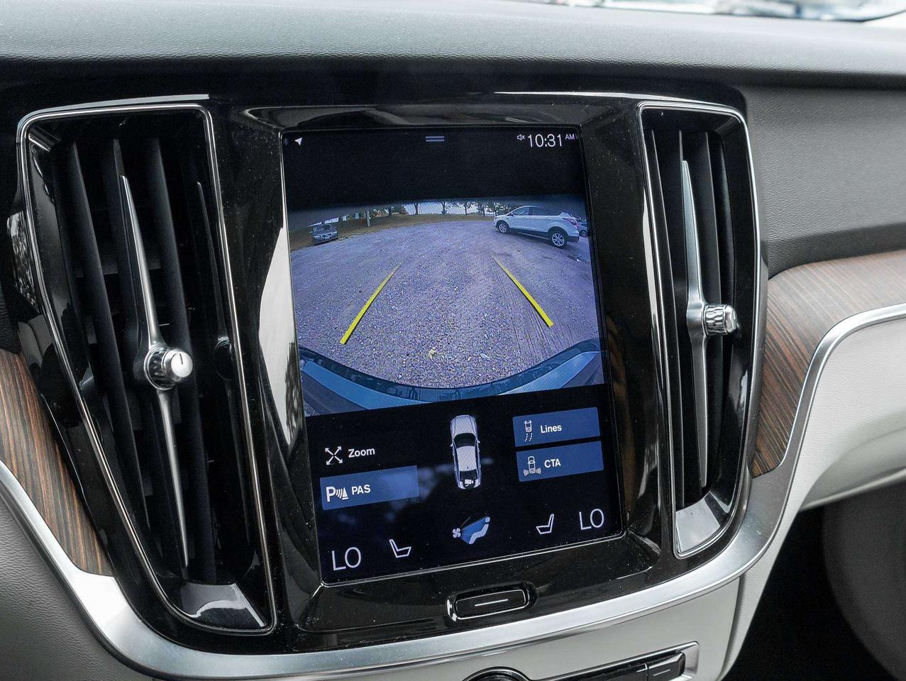 2022 Volvo S60 Momentum Photo