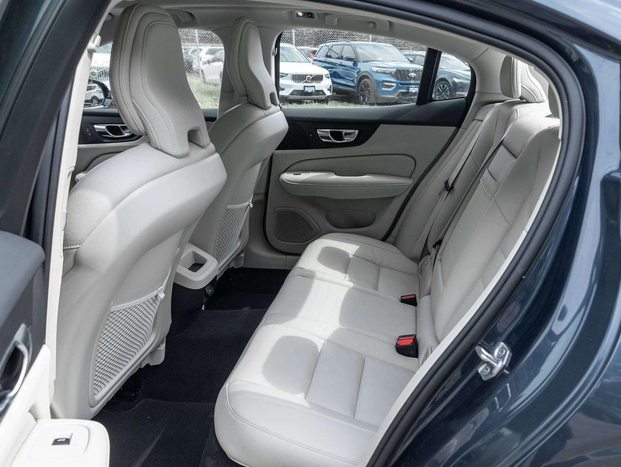 2022 Volvo S60 Momentum Photo