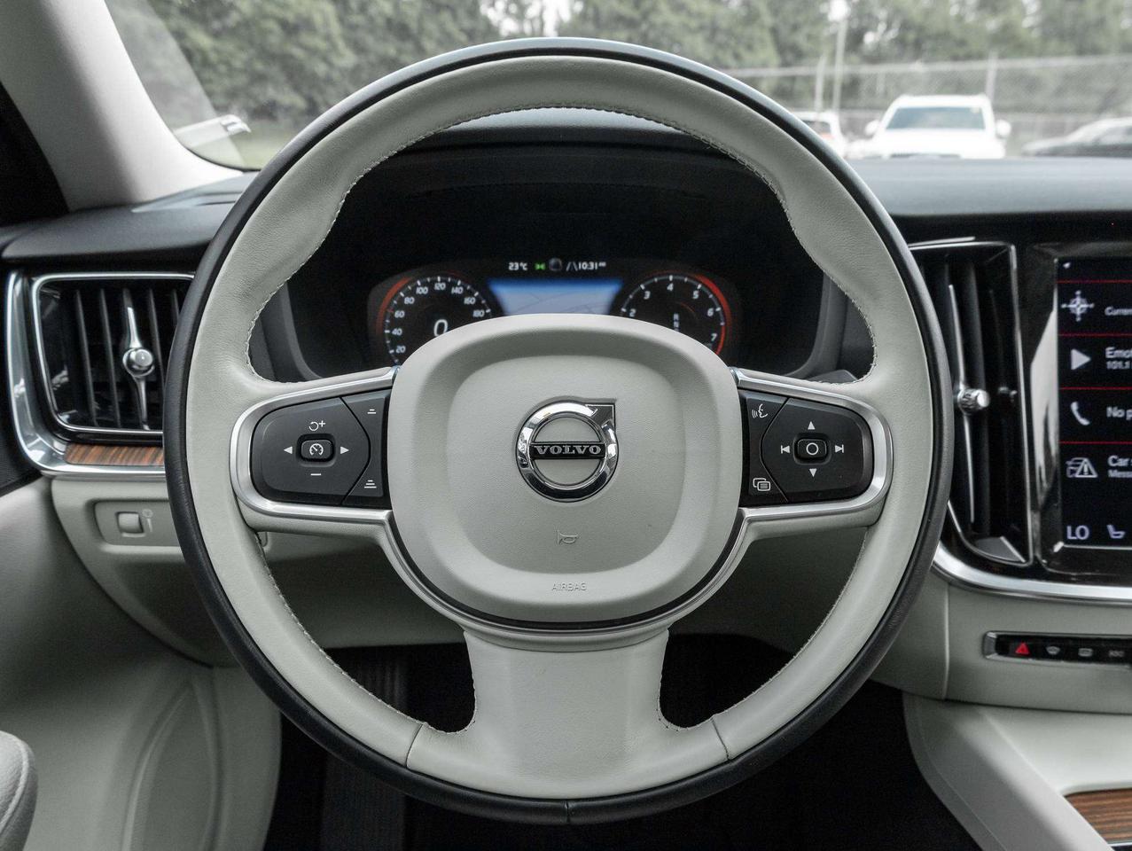 2022 Volvo S60 Momentum Photo