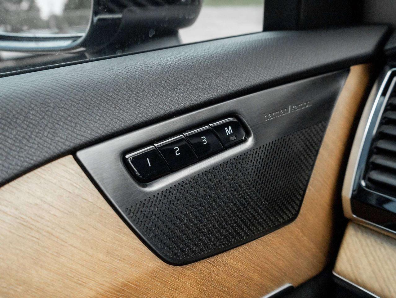 2024 Volvo XC90 PLUS^Harman Kardon^21"Alloy W^CPO rate fr 2.99%* Photo