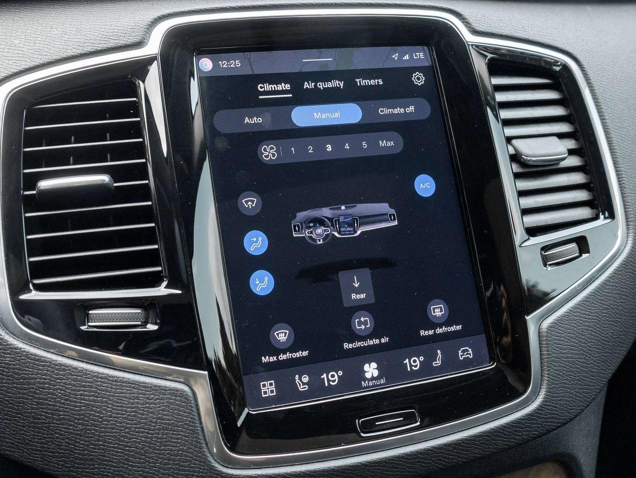 2024 Volvo XC90 PLUS^Harman Kardon^21"Alloy W^CPO rate fr 2.99%* Photo