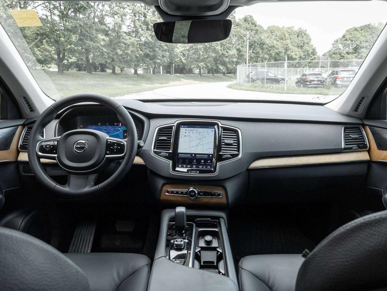 2024 Volvo XC90 PLUS^Harman Kardon^21"Alloy W^CPO rate fr 2.99%* Photo