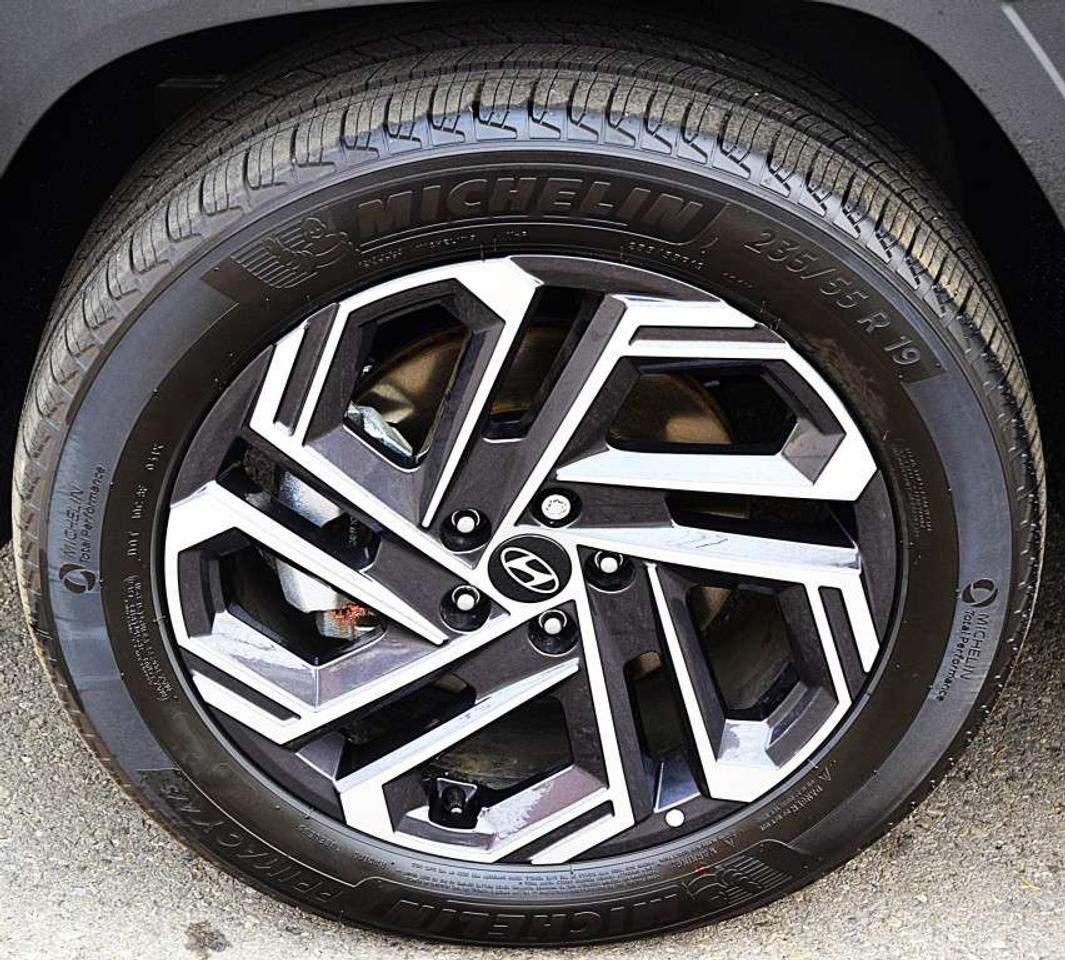 2026 Hyundai Tucson ULTIMATE EDITION AWD HYBRID+ Plug In Electric Photo