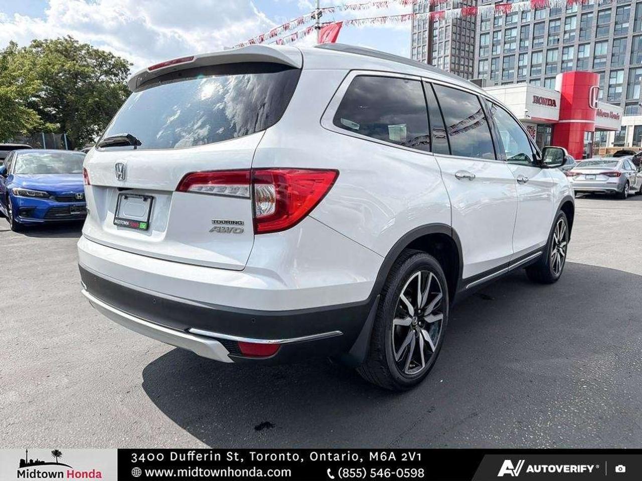 2022 Honda Pilot Touring 8-Passenger AWD Photo