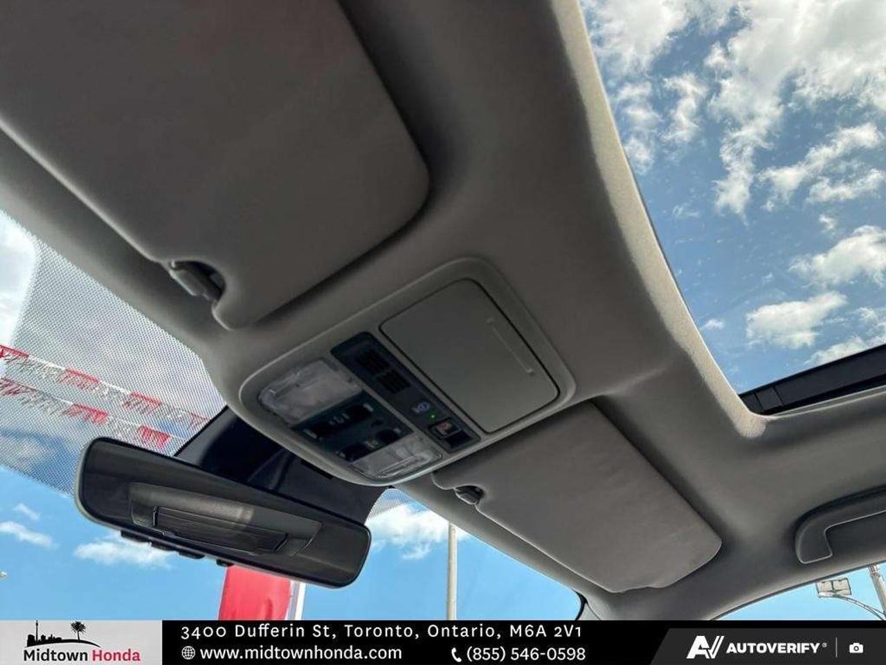 2022 Honda Pilot Touring 8-Passenger AWD Photo