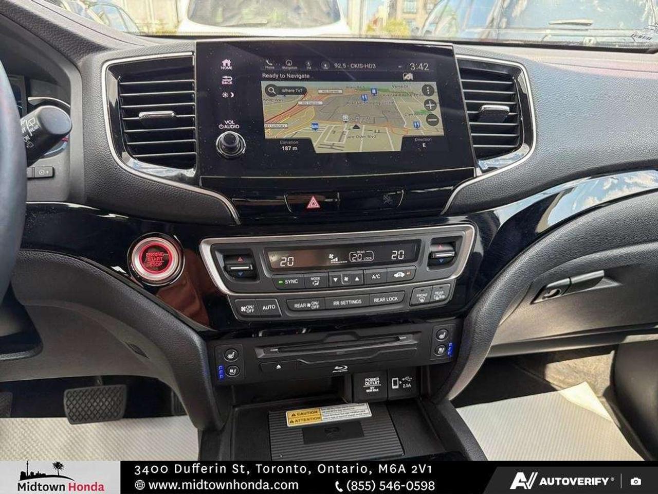2022 Honda Pilot Touring 8-Passenger AWD Photo