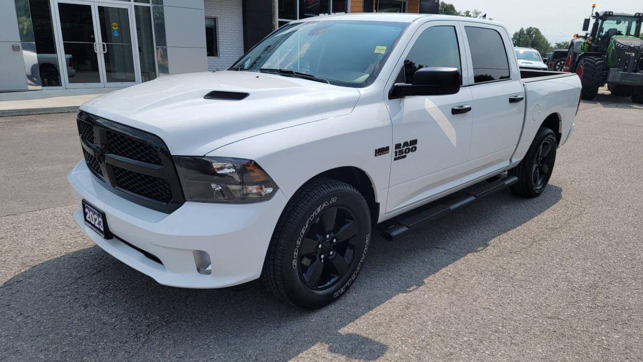 2023 RAM 1500 Classic EXPRESS 4X4 CREW CAB 5'7" BOX Photo1