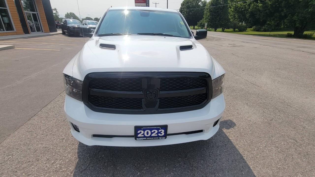 2023 RAM 1500 Classic EXPRESS 4X4 CREW CAB 5'7" BOX Photo