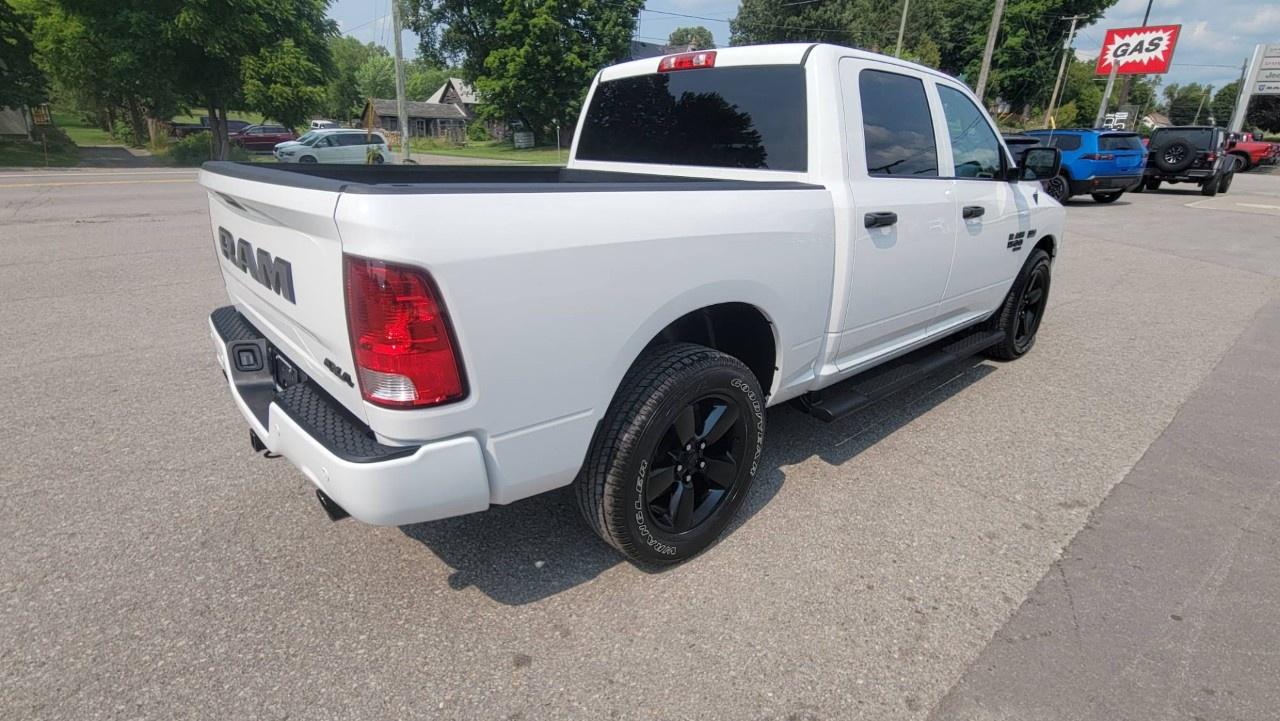 2023 RAM 1500 Classic EXPRESS 4X4 CREW CAB 5'7" BOX Photo