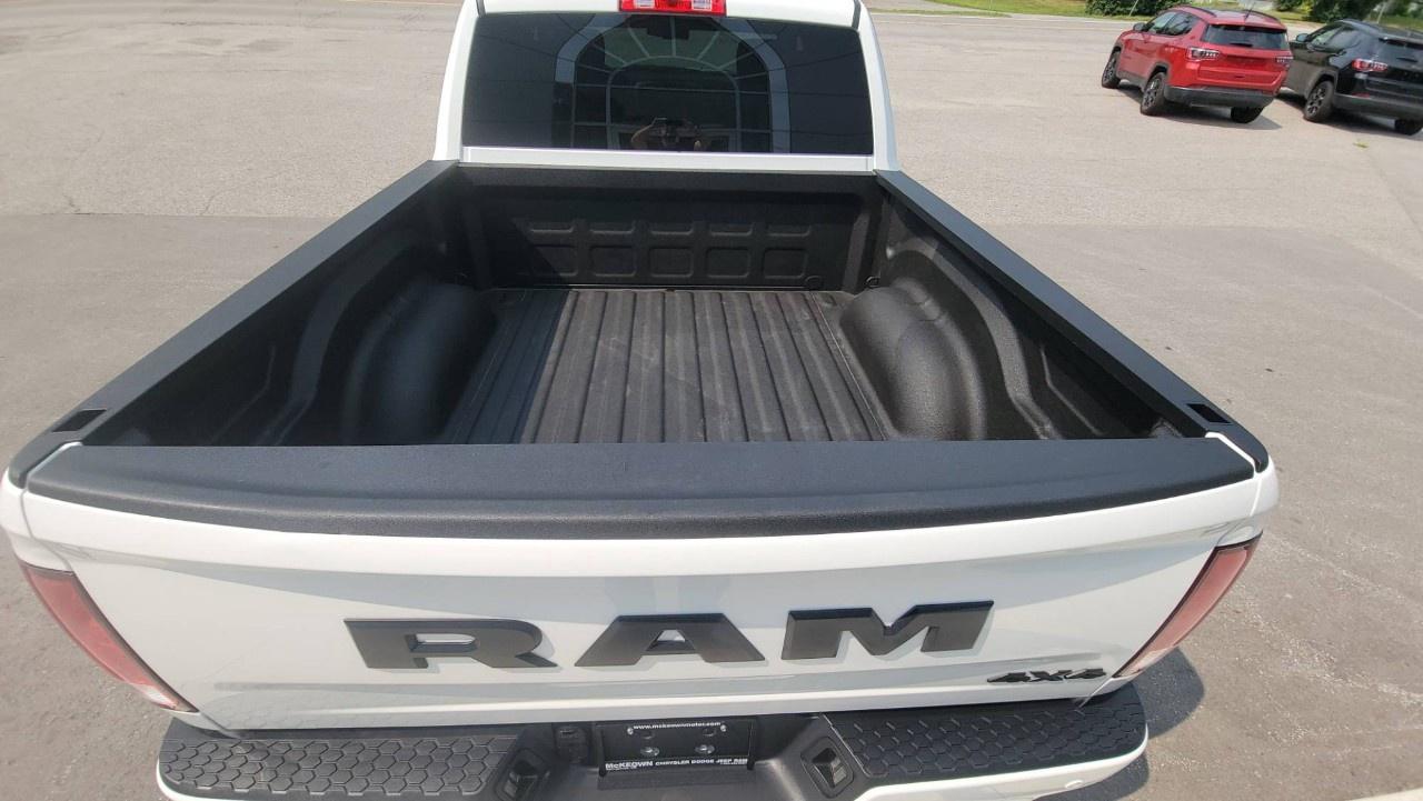 2023 RAM 1500 Classic EXPRESS 4X4 CREW CAB 5'7" BOX Photo