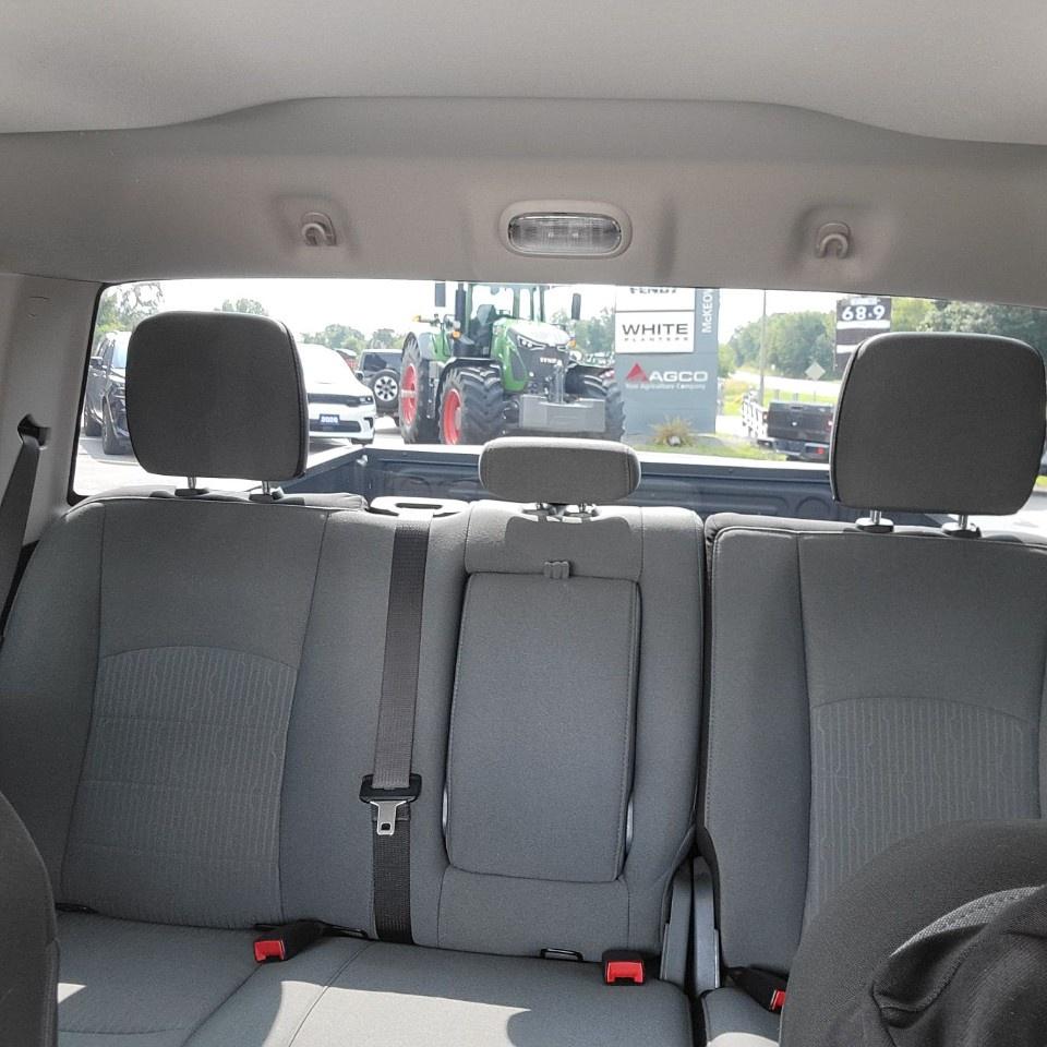 2023 RAM 1500 Classic EXPRESS 4X4 CREW CAB 5'7" BOX Photo