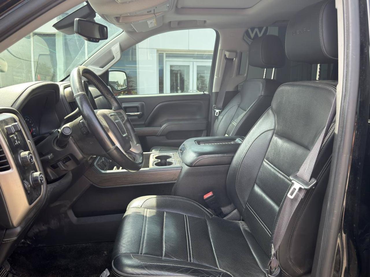 2017 GMC Sierra 1500 4WD Crew Cab 143.5  Denali Photo