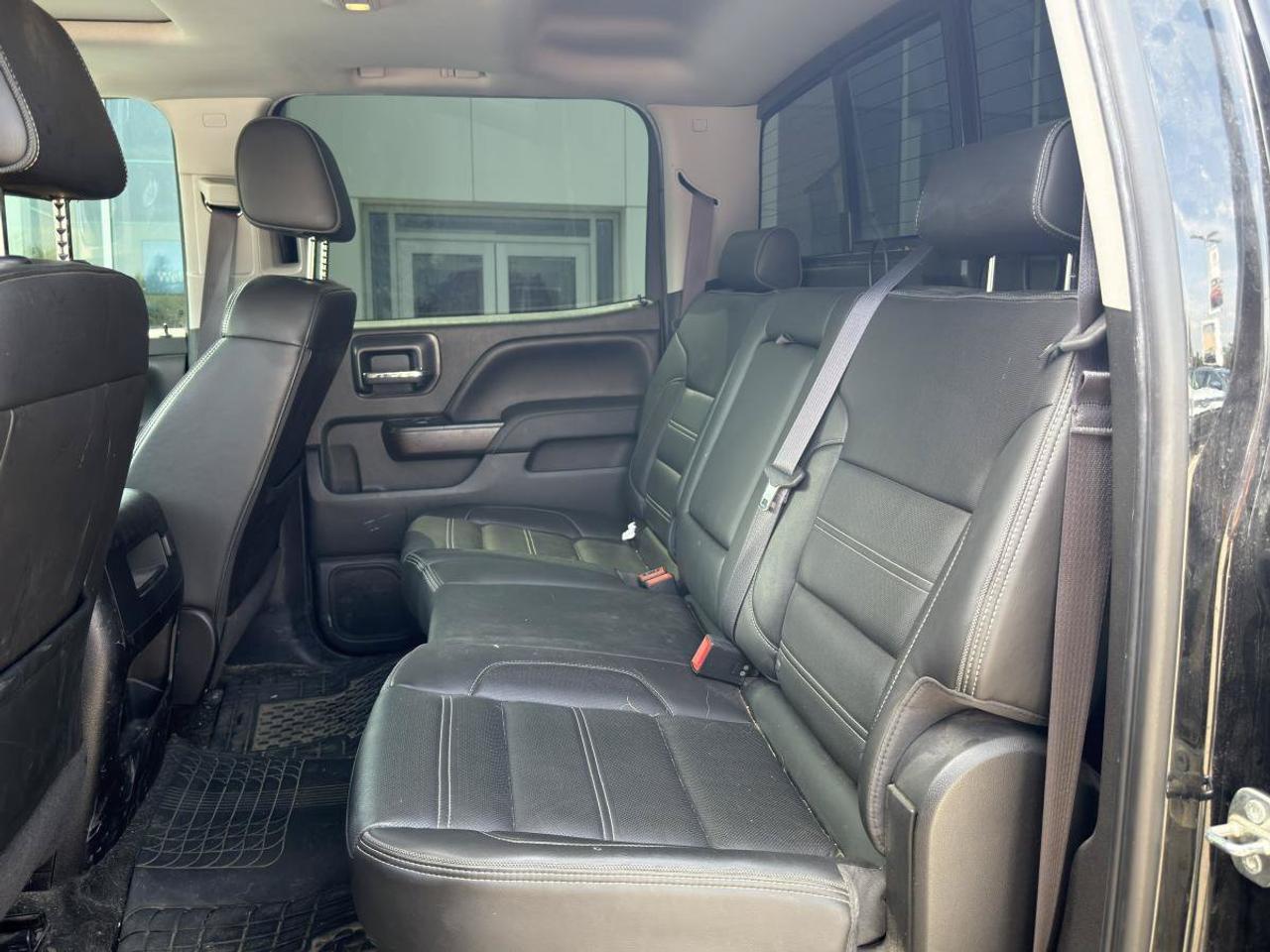 2017 GMC Sierra 1500 4WD Crew Cab 143.5  Denali Photo
