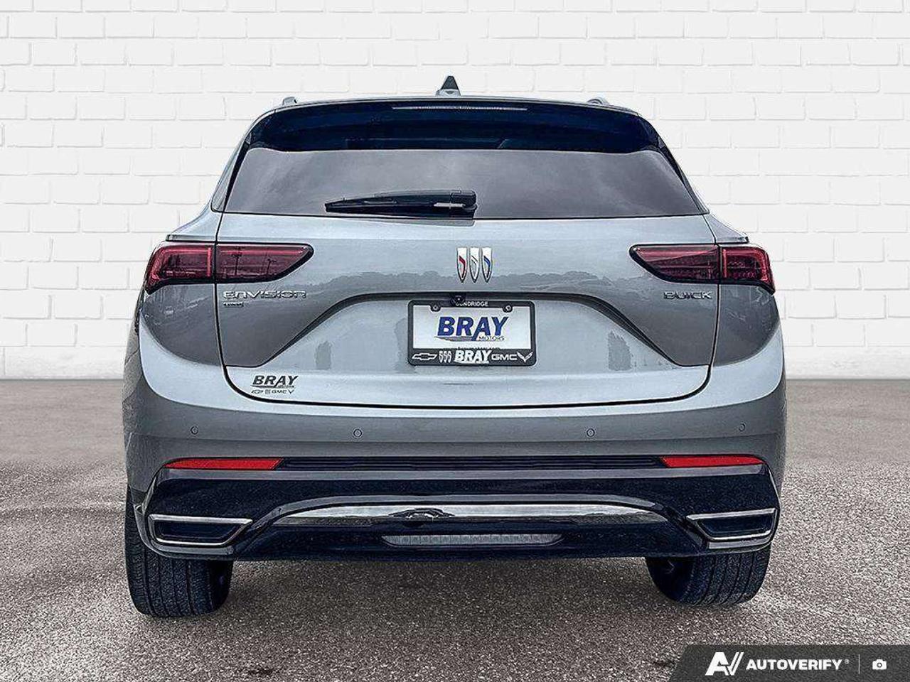 2024 Buick Envision PANORAMIC MOONROOF. WIRELESS PHONE CHARGING. HD SURROUND VISION. HEATED BACK SEATS. Photo3