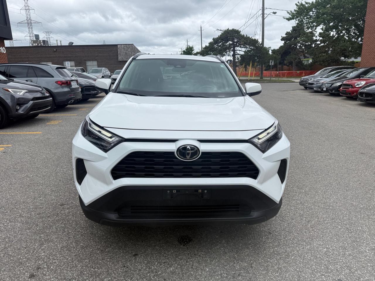 2025 Toyota RAV4 Hybrid XLE AWD, ONE OWNER, ACCIDENT FREE Photo