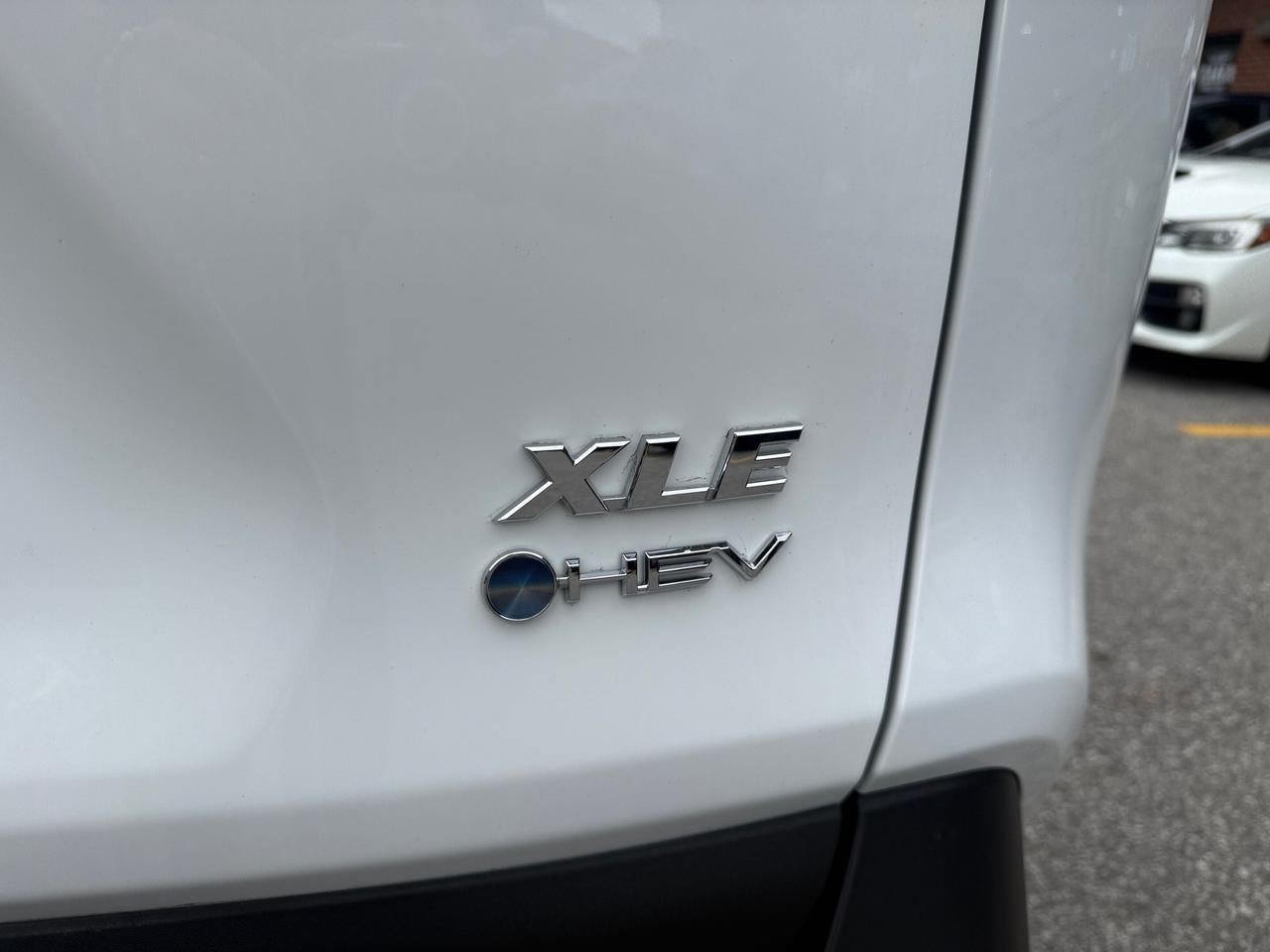 2025 Toyota RAV4 Hybrid XLE AWD, ONE OWNER, ACCIDENT FREE Photo