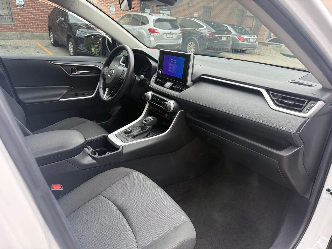 2025 Toyota RAV4 Hybrid XLE AWD, ONE OWNER, ACCIDENT FREE Photo