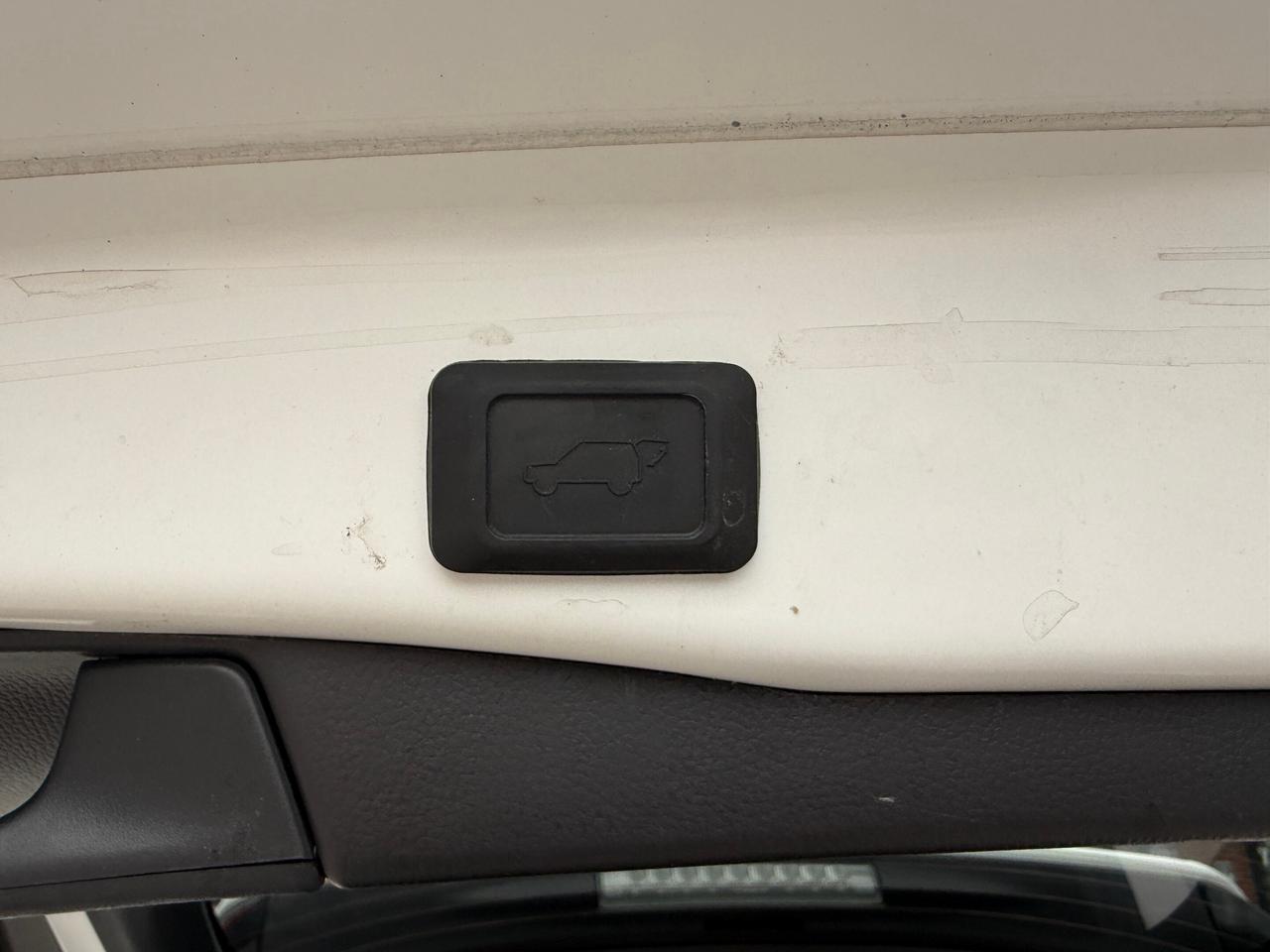 2025 Toyota RAV4 Hybrid XLE AWD, ONE OWNER, ACCIDENT FREE Photo