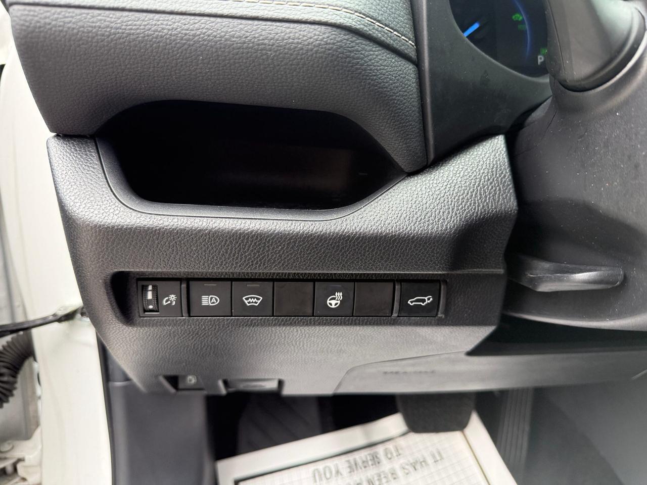 2025 Toyota RAV4 Hybrid XLE AWD, ONE OWNER, ACCIDENT FREE Photo