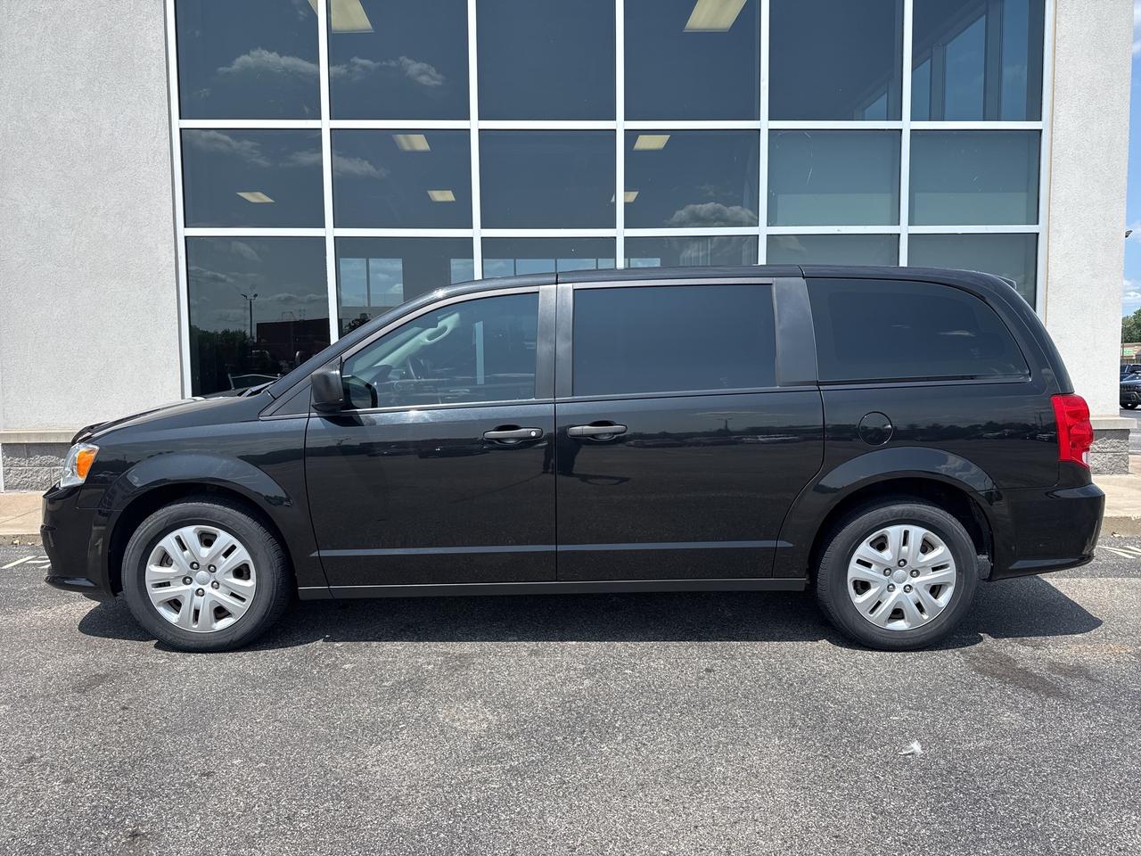 2019 Dodge Grand Caravan CANADA VALUE PACKAGE Photo2