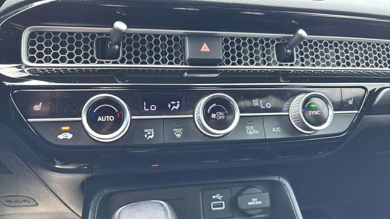 2024 Honda Civic 2.0L, Sunroof, Heated Seats & Steering Wheel Photo