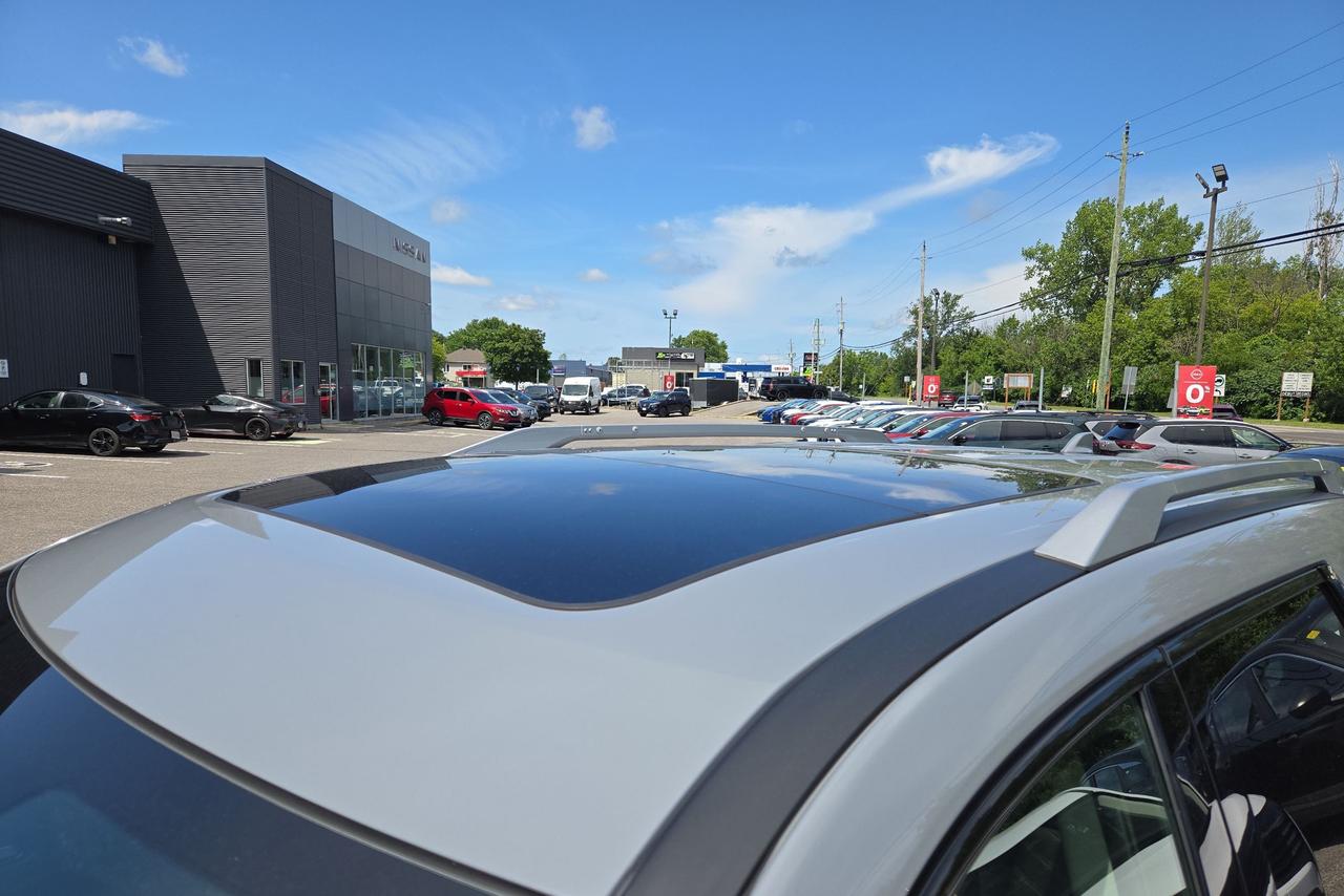 2024 Nissan Pathfinder Platinum Photo
