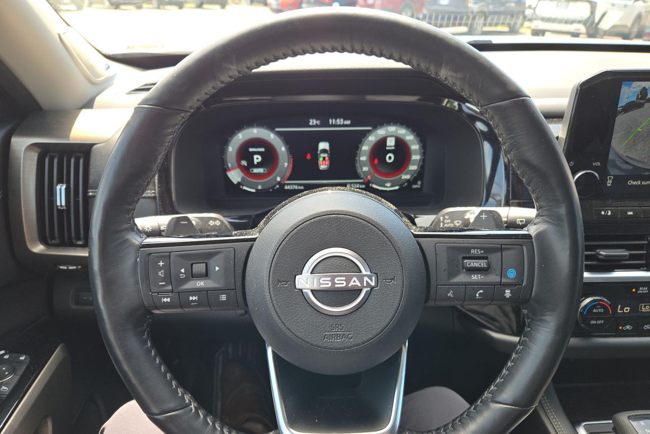 2024 Nissan Pathfinder Platinum Photo