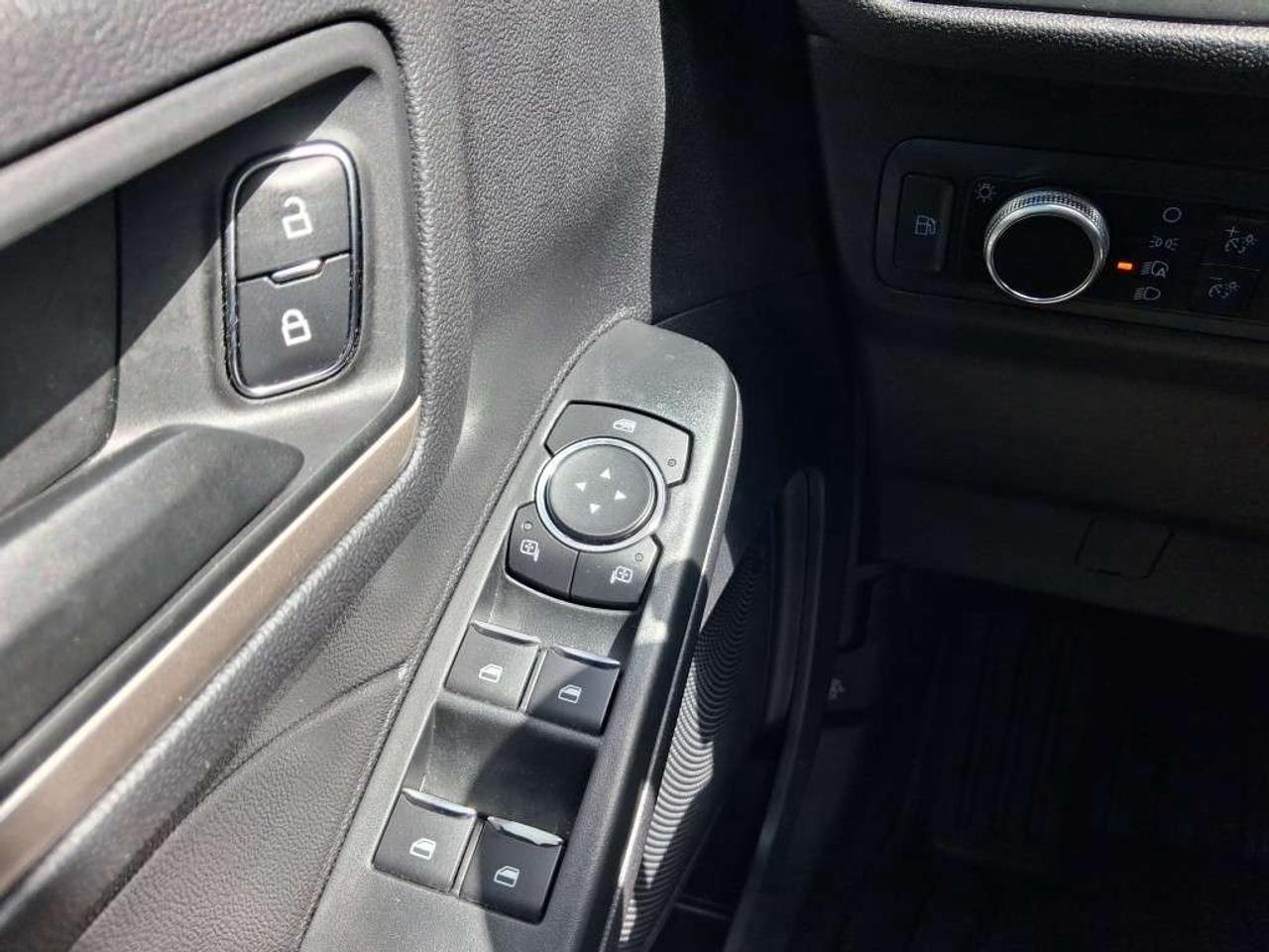 2022 Ford Escape SE AWD Photo