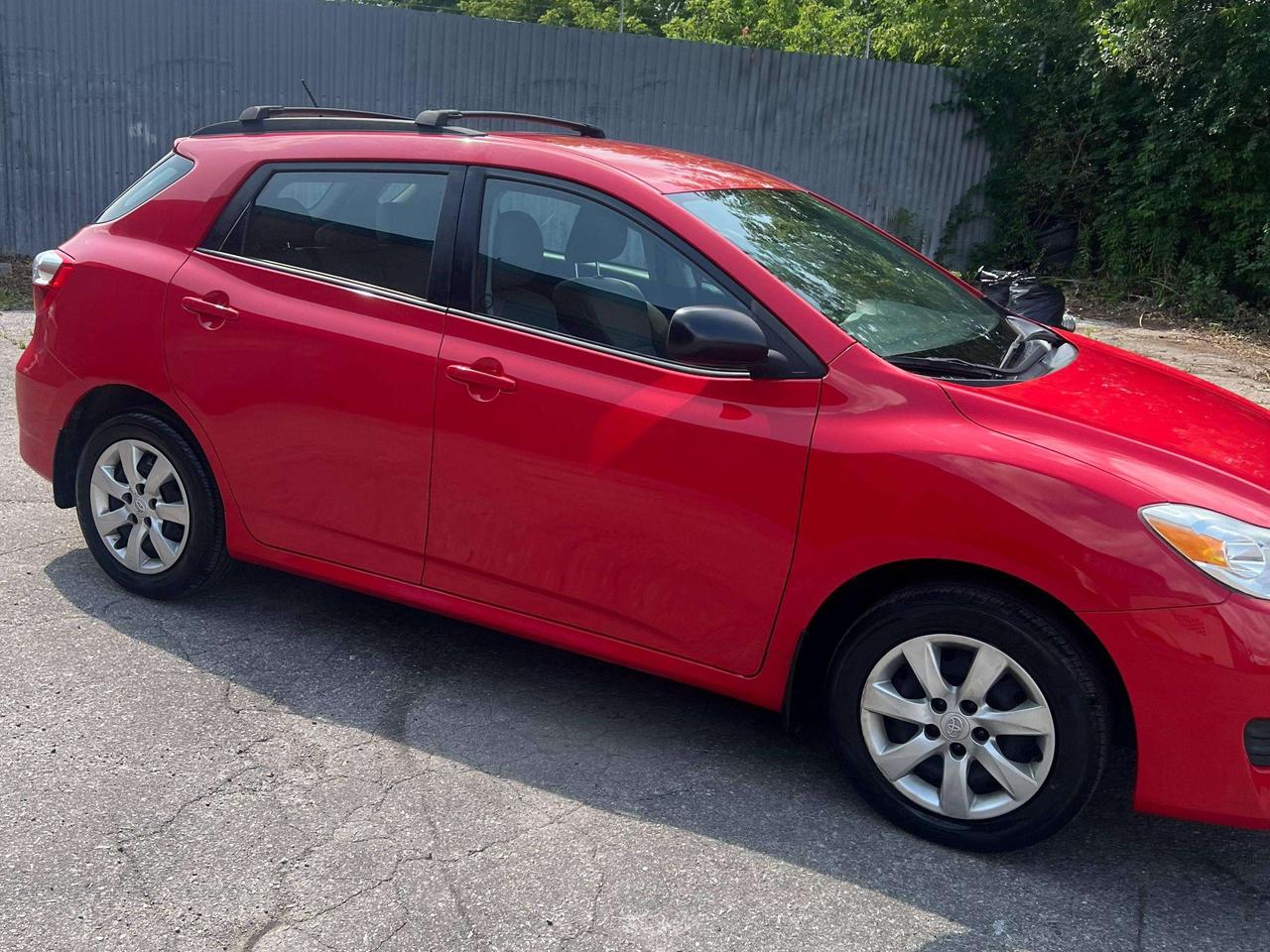 2012 Toyota Matrix AWD HATCHBACK AUTO LOW KM Photo2