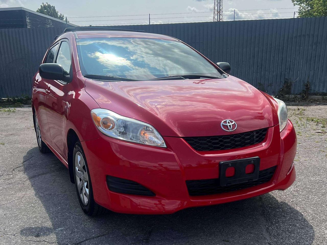 2012 Toyota Matrix AWD HATCHBACK AUTO LOW KM Photo