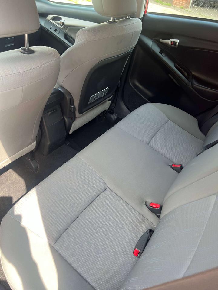 2012 Toyota Matrix AWD HATCHBACK AUTO LOW KM Photo