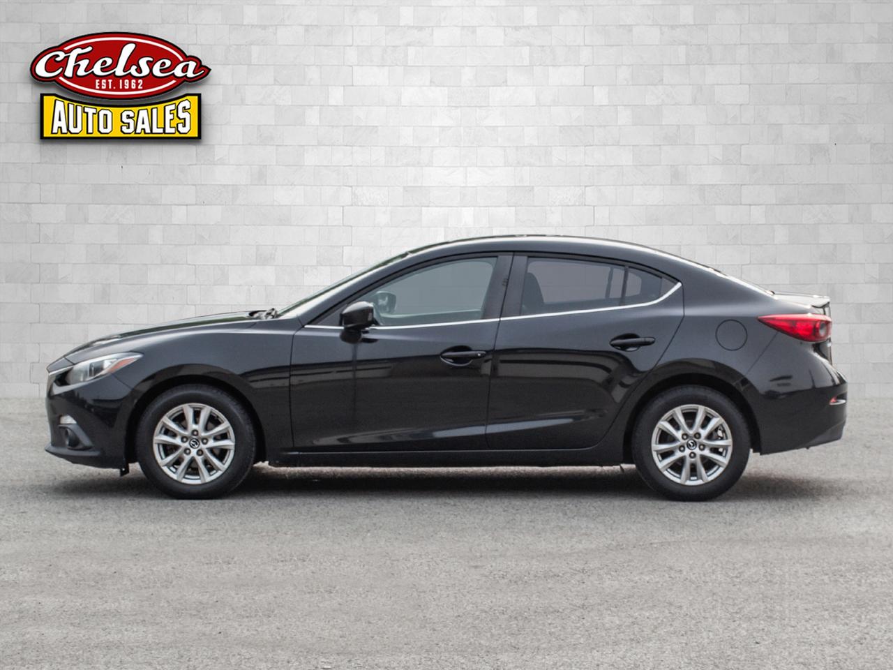 2015 Mazda MAZDA3 i Touring AT 4-Door Photo
