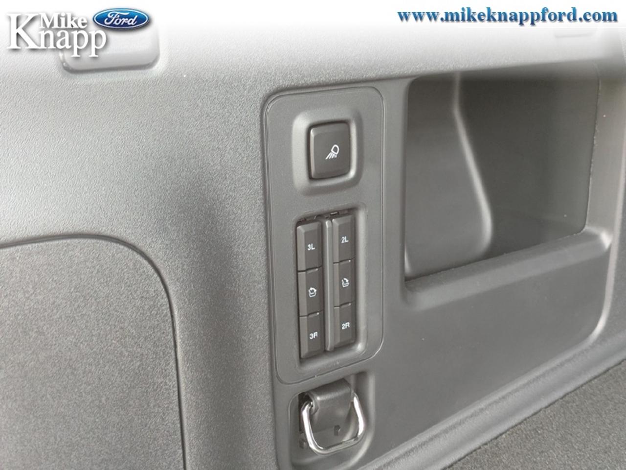 2027 Ford Expedition Platinum Photo