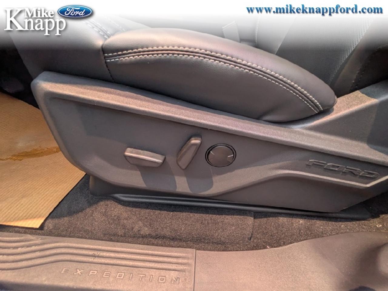 2027 Ford Expedition Platinum Photo