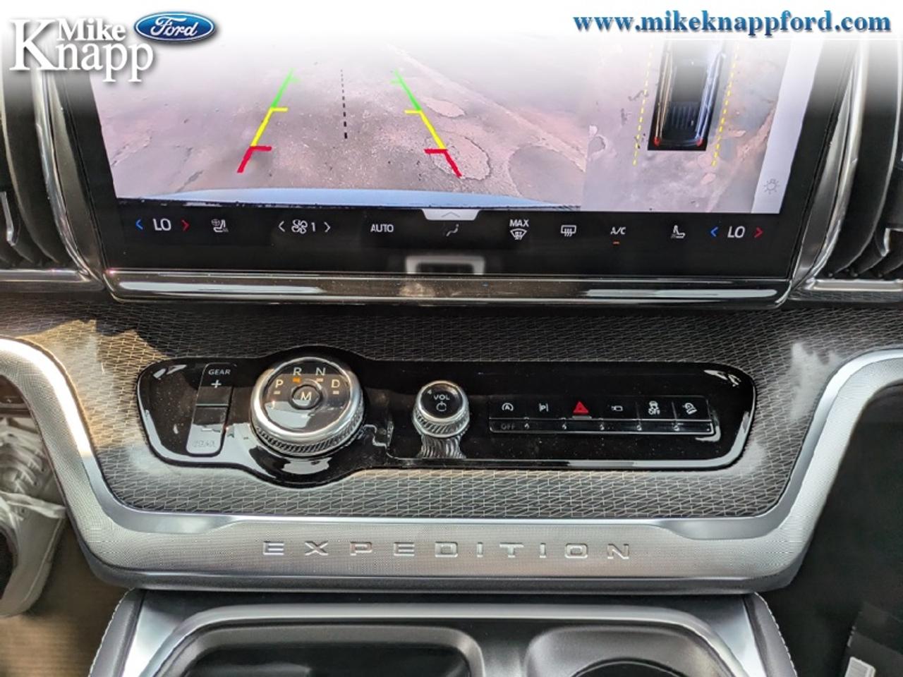 2027 Ford Expedition Platinum Photo