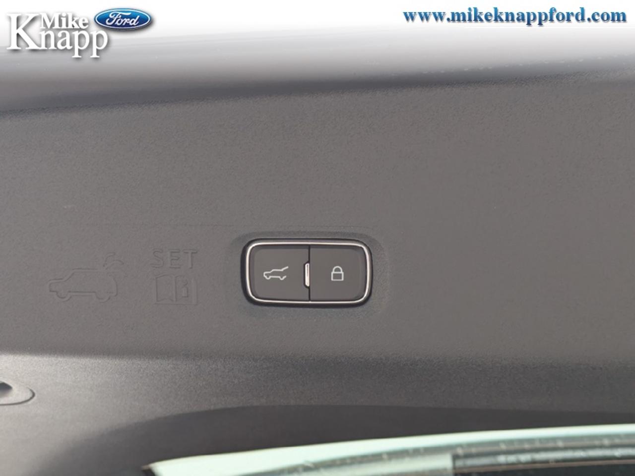 2027 Ford Expedition Platinum Photo