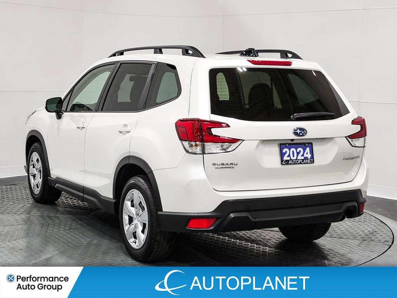 2024 Subaru Forester AWD, Apple CarPlay, Back Up Cam, Heated Seats! Photo